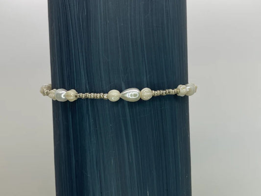 Unique Pearl Bangle