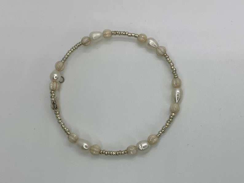 Unique Pearl Bangle